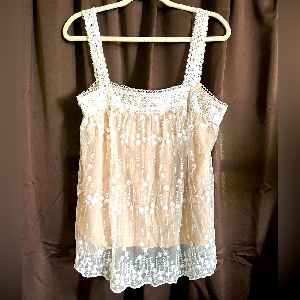 Ladies Andrew by unit top, Size L, Beige lace with a darker lined beige